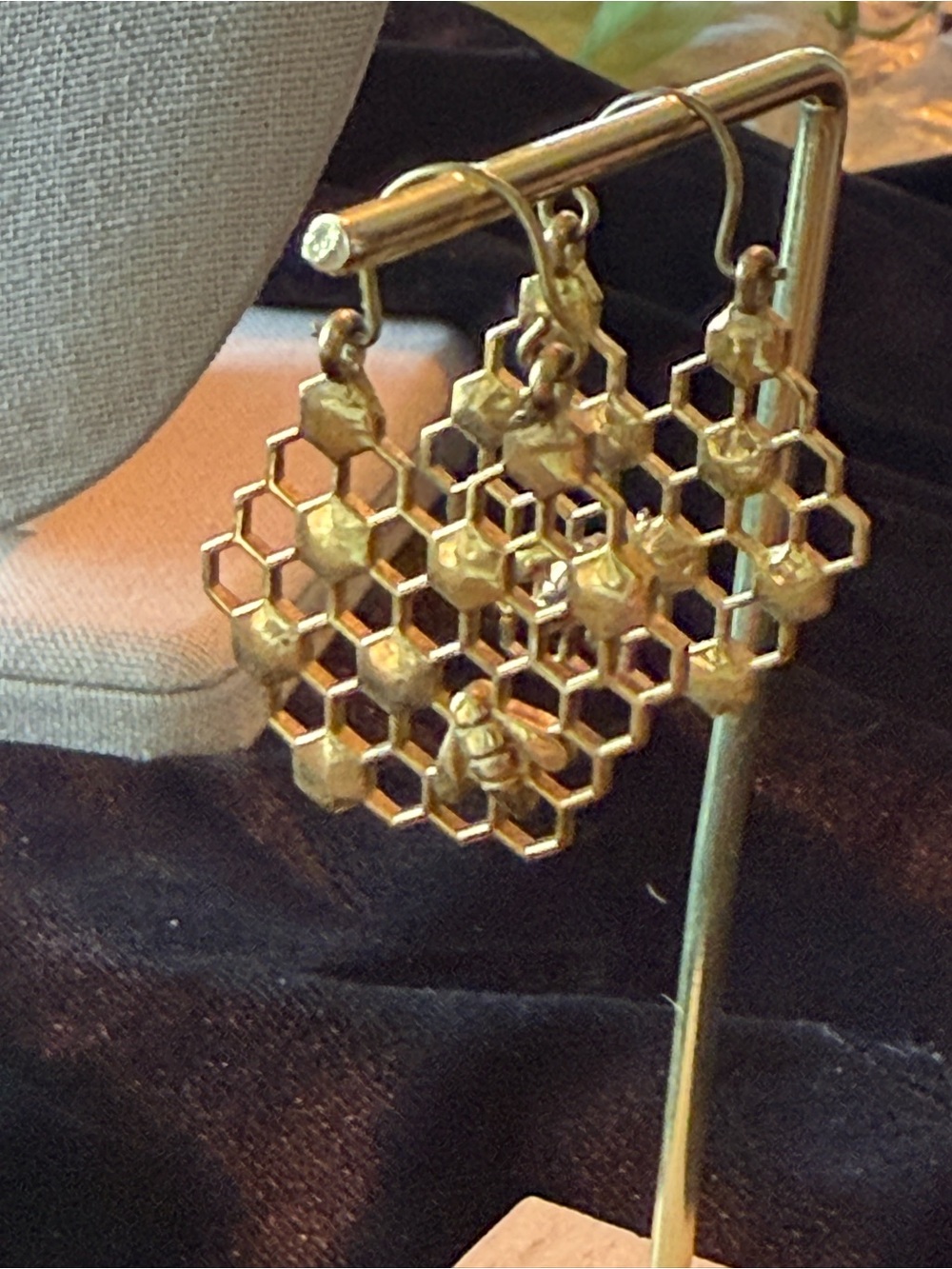 ๐Honeycomb ๐ฏ Bee ๐ Gold Drop Earrings - Picture 5 of 10